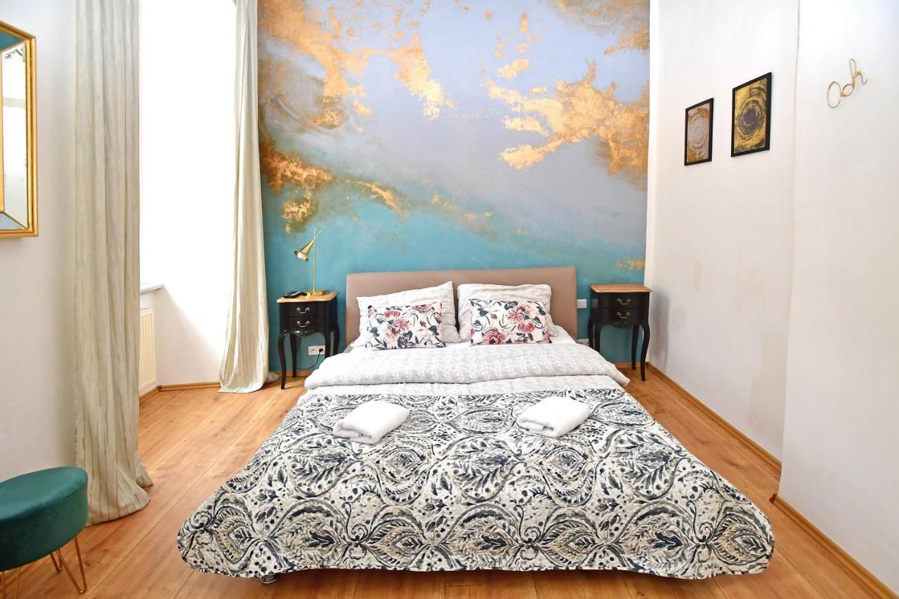 Lovely Little Cosy Apt In プラハ エクステリア 写真