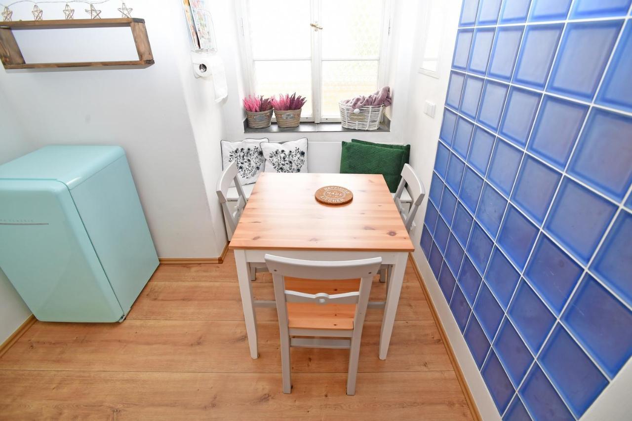 Lovely Little Cosy Apt In プラハ エクステリア 写真